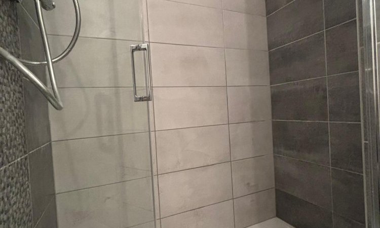 Vue de l'extérieur de la douche
